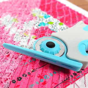 COMFORT-GRIP CHENILLE CUTTER